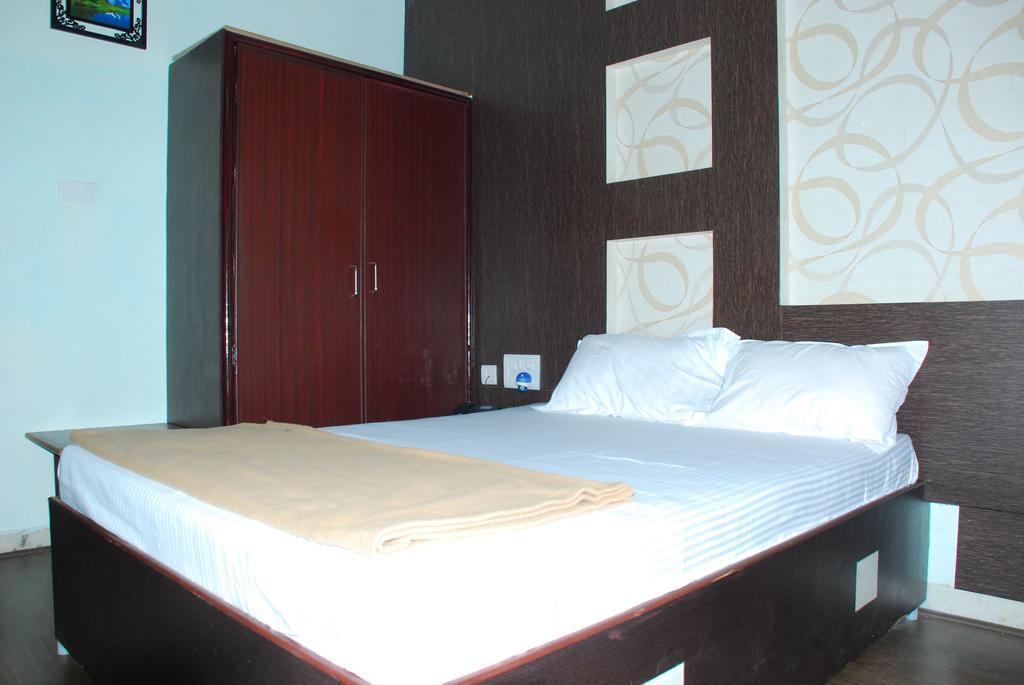 ホテルJayalakshmi Residency ティルパティ 部屋 写真